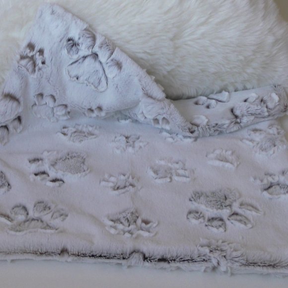 Pet Comforting Calming Blanket - Picture 2 of 6